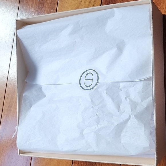 New! Mother's Day Limited Edition Dior Box - Picture 5 of 12